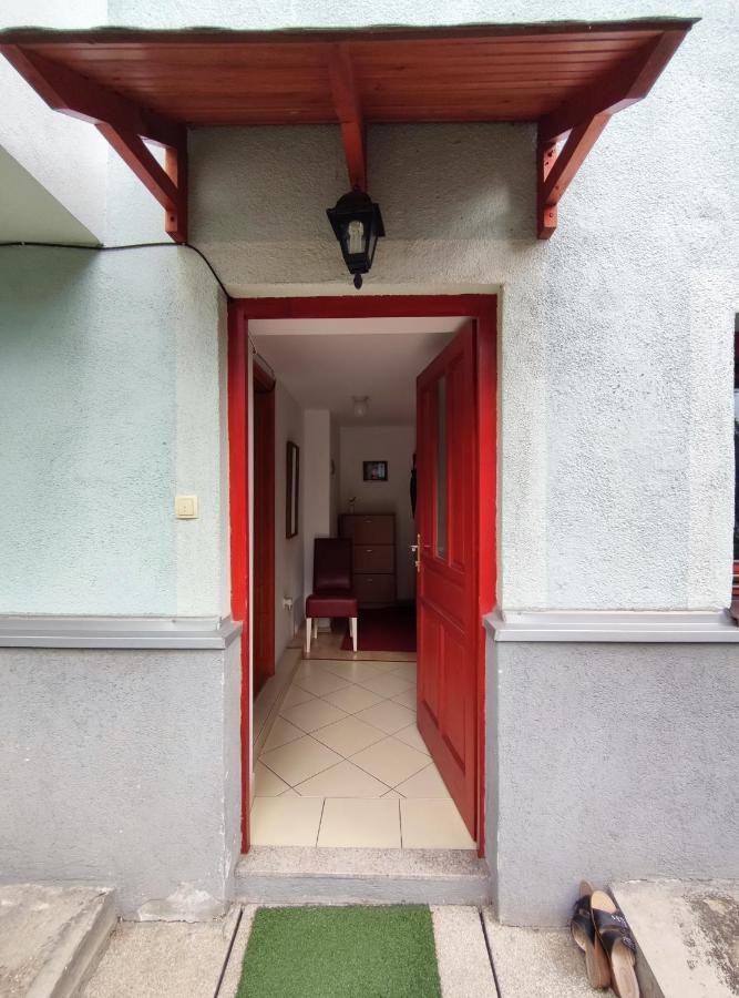 Apartment Near Center Сараево Экстерьер фото