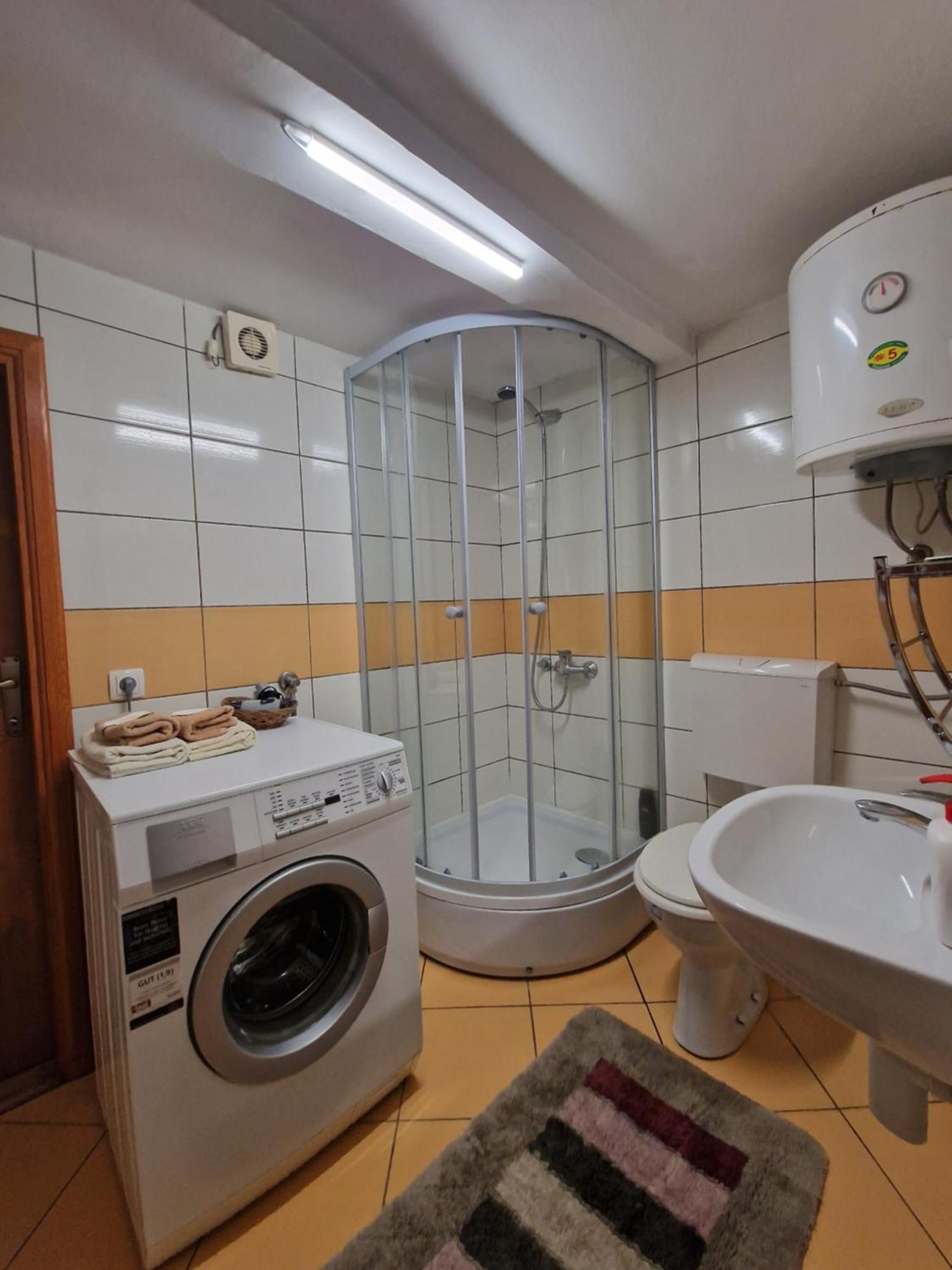Apartment Near Center Сараево Экстерьер фото